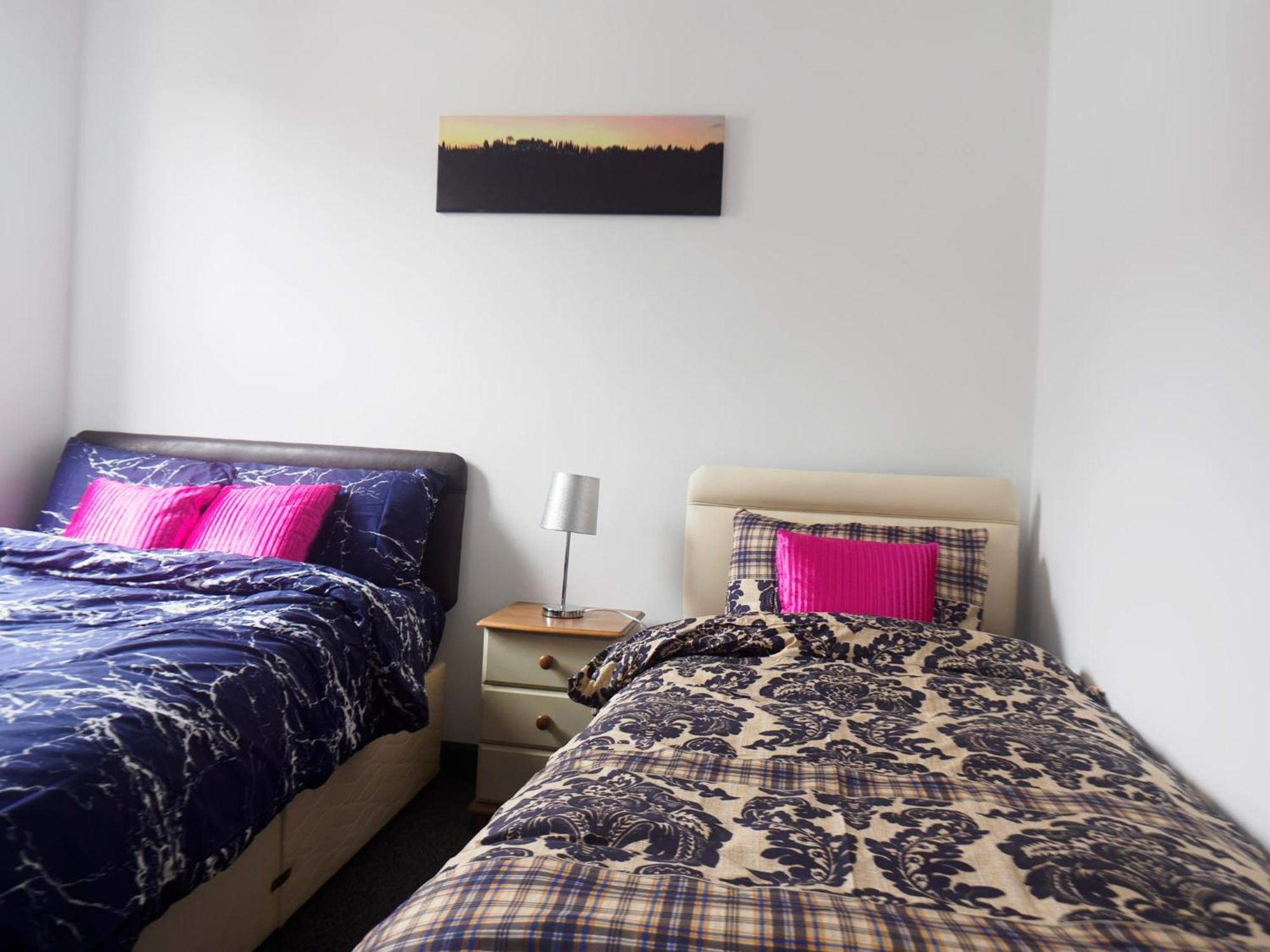Chatham Lodge Family Room 2 Ensuite Stoke-on-Trent Dış mekan fotoğraf